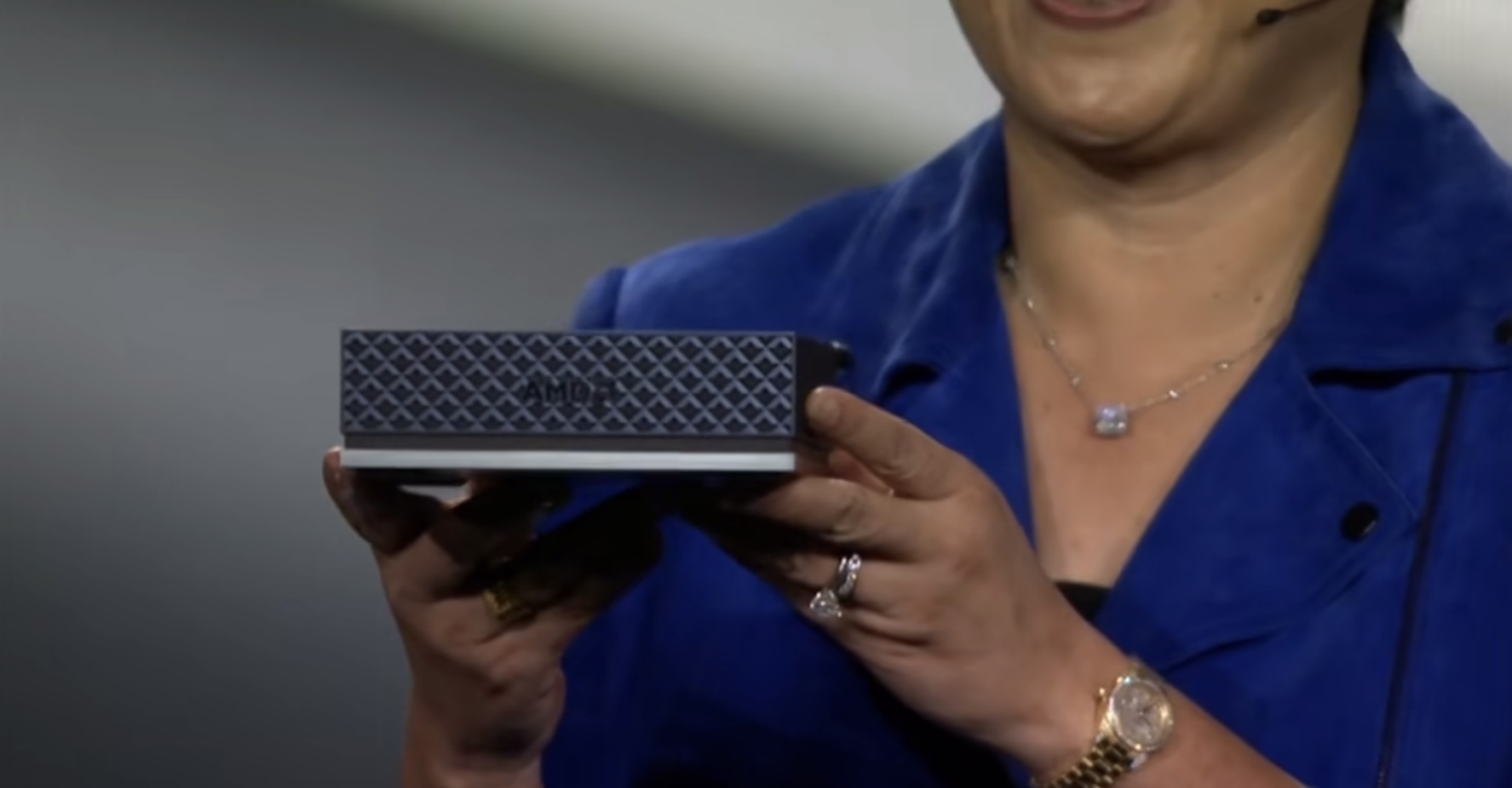 刚刚，苏姿丰掏出AMD史上最强AI核弹硬刚老黄，OpenAI总裁和李飞飞都来站台