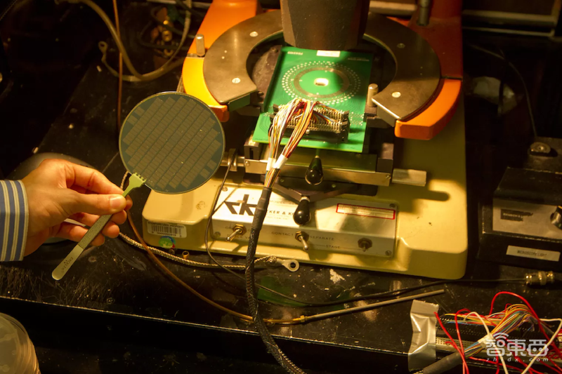 中国碳基半导体研究团队再登顶刊!为3nm制程提供另一种选择