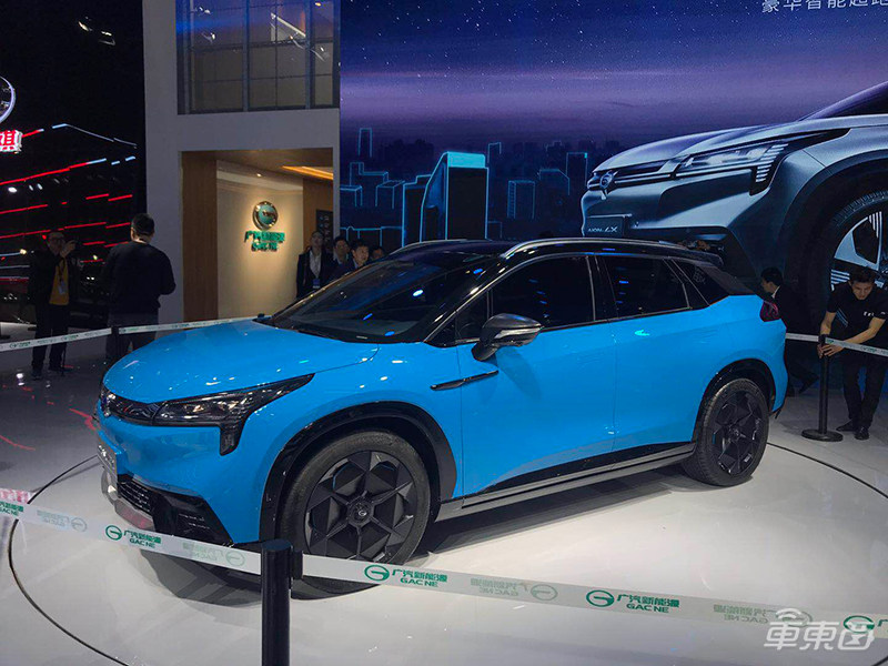电动车抢占上海车展C位!燃油车失色,新时代来了