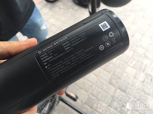 传说中的小米自行车来了 一款能折叠的电动助力车