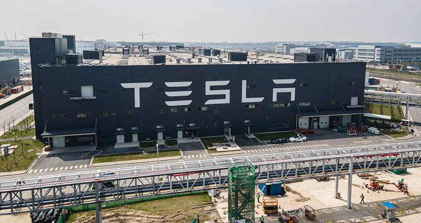 特斯拉复工记：8000名员工吃住在工厂，每周可领1900元补贴