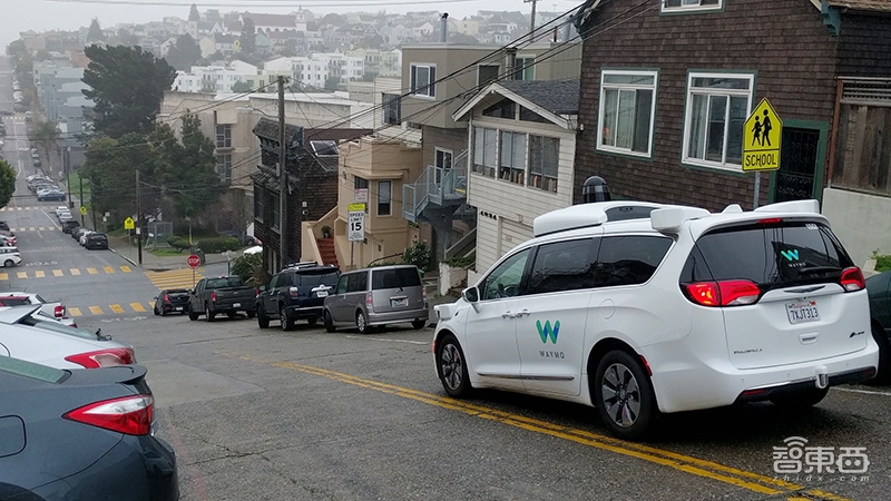 谷歌泪奔！研发10年后，无人出租车开始收费