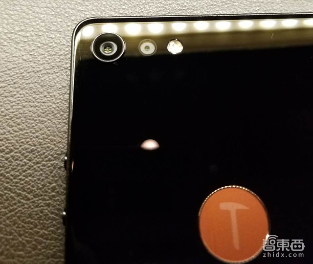 “差一点就是全面屏” 锤子科技新推坚果Pro 2 还捎上了一台空气净化器