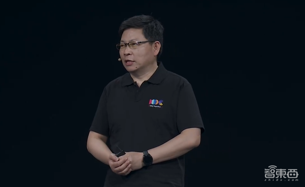 余承东:华为手机正在回归道路上!首发大模型语音助手小艺,鸿蒙 4来了