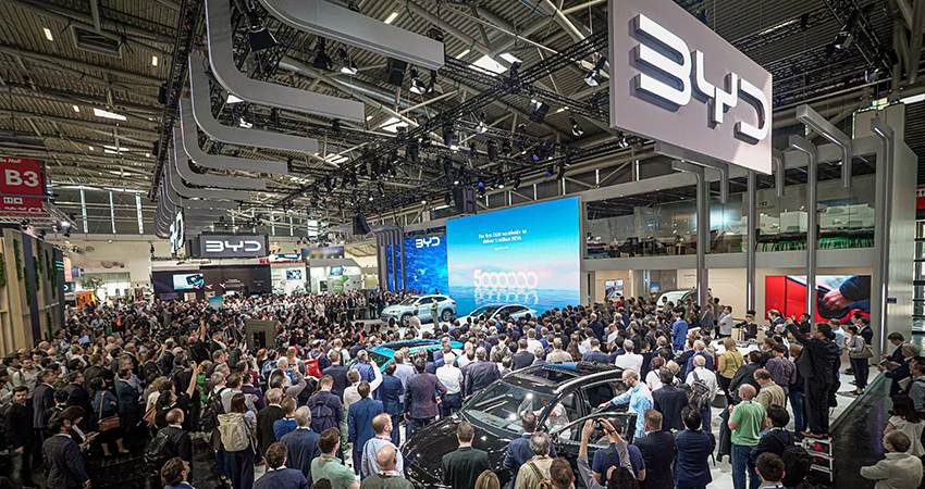 新能源换道超车初见成效 中国迈入汽车强国队伍