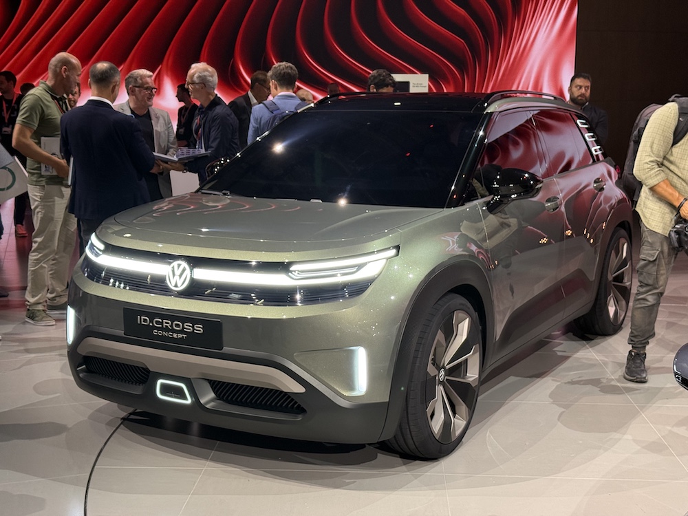 103条中国车圈好汉激战慕尼黑!暴走一天看全欧洲最大车展,BBA不服激烈反攻