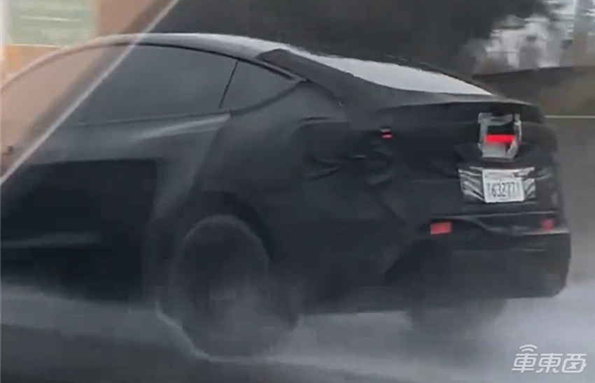 小米特斯拉狭路再相逢！8大车企狂卷SUV，一文看尽2025十大新车