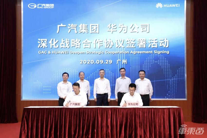 华为把“造车”玩明白了！两大战术，六面出击