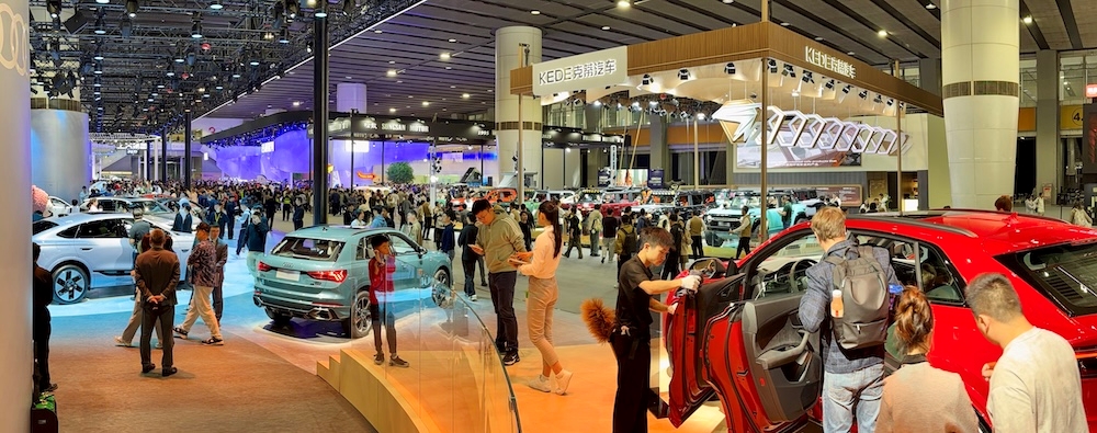 五大趋势看懂2025广州车展:增程纯电对攻,智驾成最大变量,华为稳坐“隐形C位”