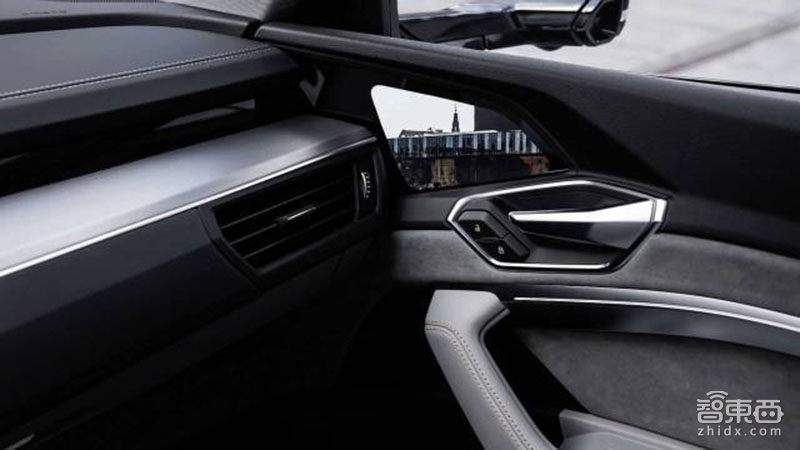 奥迪解锁电子后视镜 2020款E-Tron内饰曝光