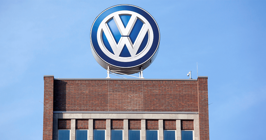 大众电气化转型迎来转机？迪斯继续留任，欧洲工厂将迎大改造