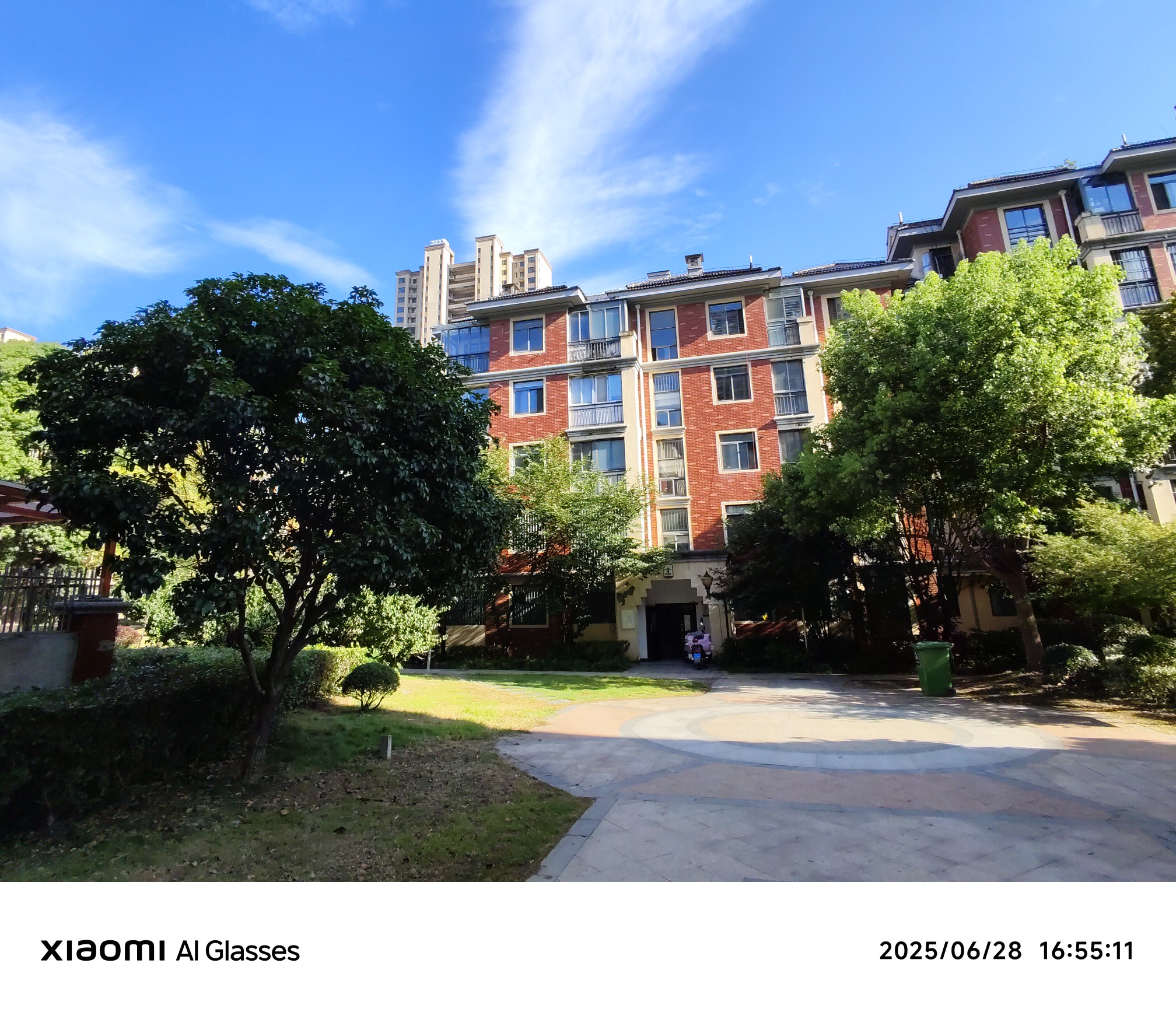 小米AI眼镜爆卖调查：深扒千条用户真实感受，友商：有活路，向小米学习