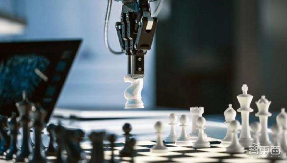 象棋机器人“夹断”7岁男孩手指,安全漏洞引发热议