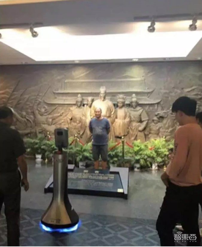 机器人+旅游的商业想象,第五届中国景区创新发展论坛刮起科技风