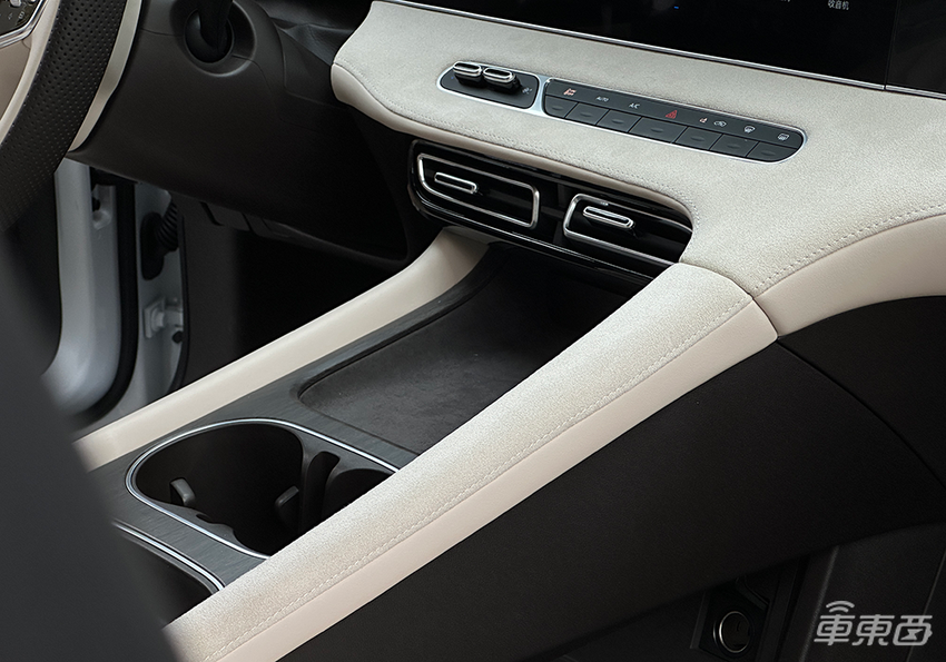 好看,好开,好便宜!试驾荣威新能源轿车D7