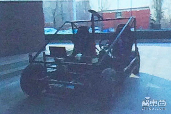 智东西晚报:苹果飞船总部命名Apple Park,华为秘密测试无人驾驶汽车