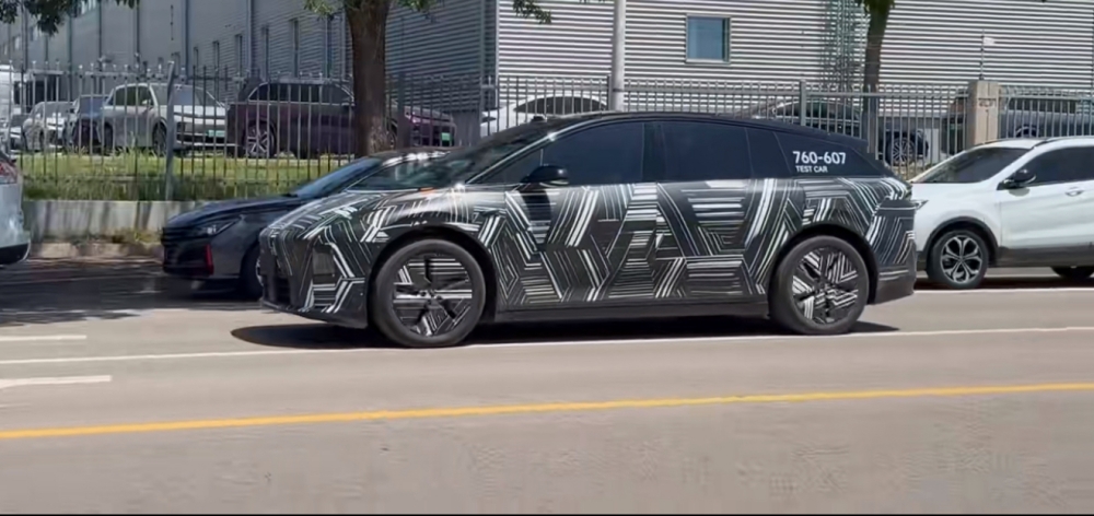 李想宣布理想i8发布进入倒计时！i6同步曝光，理想再战纯电市场