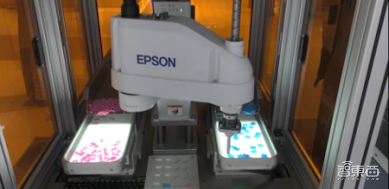 爱普生硬核机器人自动化技术解秘!拧螺丝、抓放秒胜人类