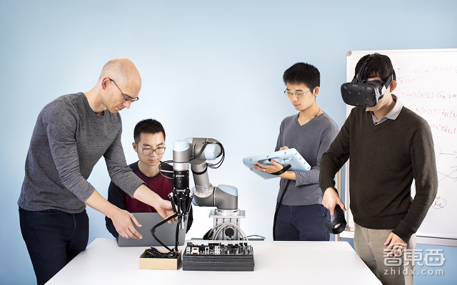 这家美国创企用VR训练机器人 灵活度堪比人手