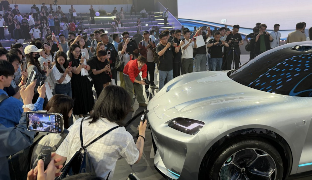 先有AI后有车！赛豆科技AI汽车品牌AIVA及概念车亮相