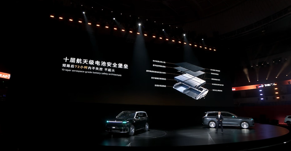 零跑首款MPV首发亮相！朱江明：下一个十年冲击400万年销