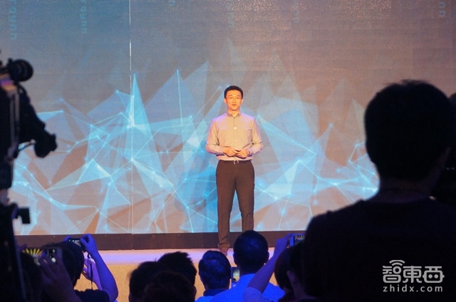 钢铁侠附体?G-Wearable推全身+背包式VR设备