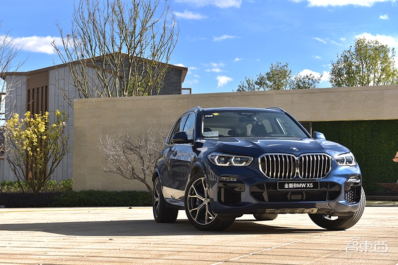 试驾宝马旗舰SUV！L2级自动驾驶配6种交互方式，不虚特斯拉