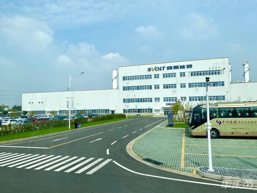 蜂巢杨红新:国内四座工厂均已投产,明年市场份额将有明显提升