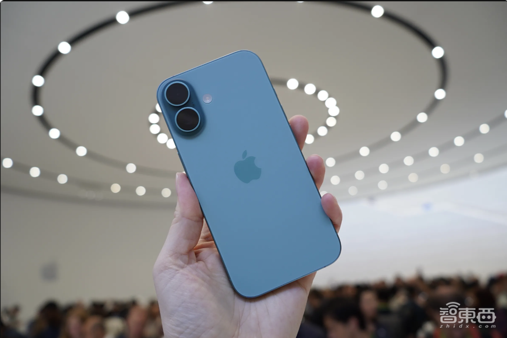 大模型猛吃存储空间,AI手机开堆大内存