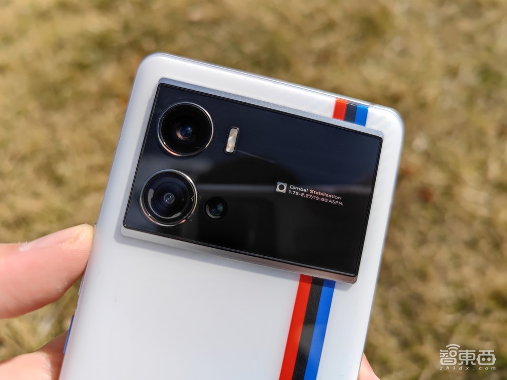 iQOO 9 Pro深度体验:E5屏到底有多“通透”?首发三星GN5死磕对焦