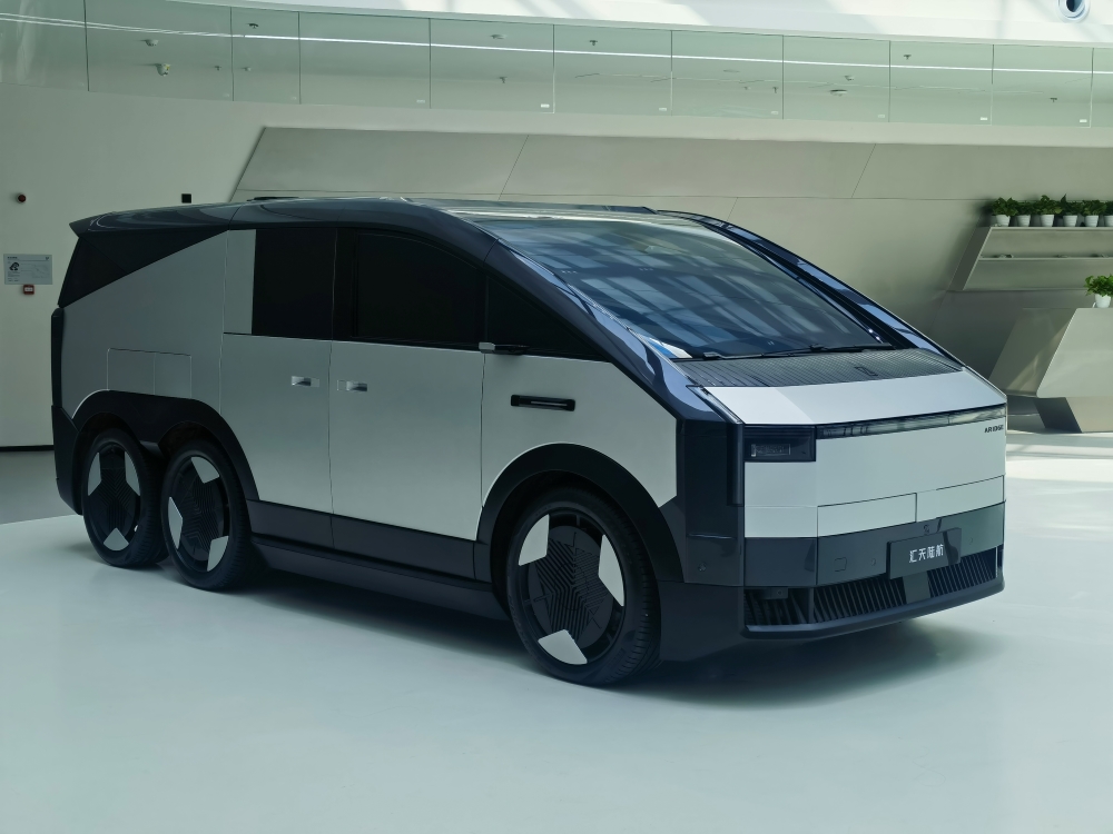 动力电池不够用了?何小鹏:已和我们所有电池厂商老板喝过酒了