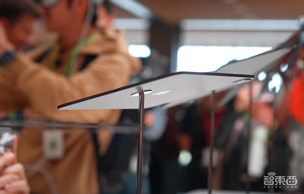 深度解密:苹果只讲了3分钟的这块屏,将引爆千亿市场