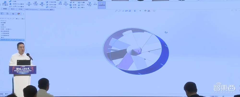“意念”控制机器人!创新奇智新模型AInno-75B放大招,能看视频能画CAD,还外接脑机接口