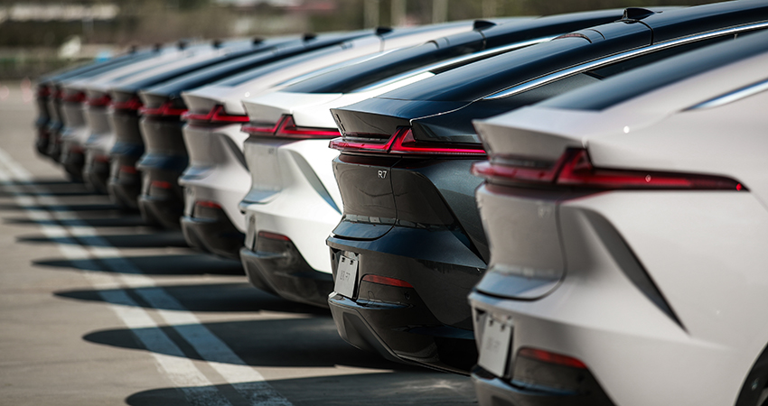 场地试驾24款飞凡R7：大扭矩后驱不推头，主打智能舒适体验