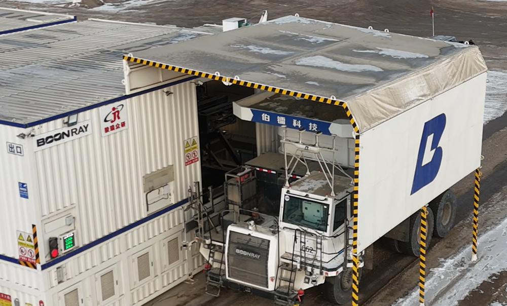 纯电自动驾驶矿卡老大冲刺港交所！比亚迪刚投了1个亿，旗舰车型订单超千台