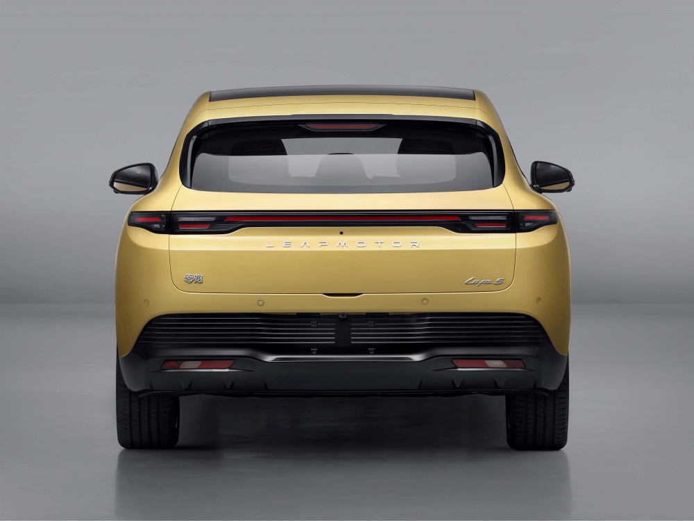 华为宝骏首款合作车型亮相，小鹏G7增程版也来了！9月工信部车展8大新车解读