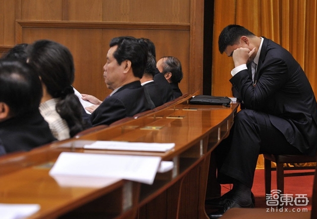 CEO们的两会:李彦宏马化腾雷军的这些提案押宝了智能