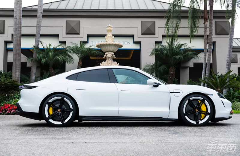 传统车企最强电动车就是它！山路试驾保时捷Taycan Turbo
