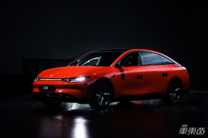 零跑C01亮相！最高续航超700公里，首搭CTC技术