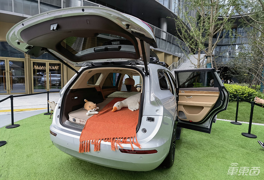 便宜7万香不香？余承东喊完5次问界M7遥遥领先，把压力传给李想