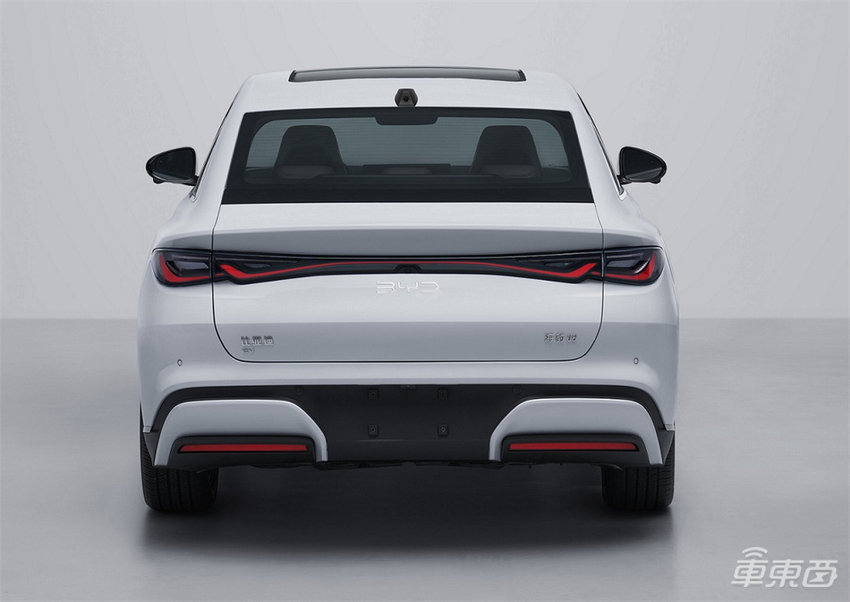 小米两座版新车曝光!华为三款旗舰车型更新,蛇年工信部首场车展来了