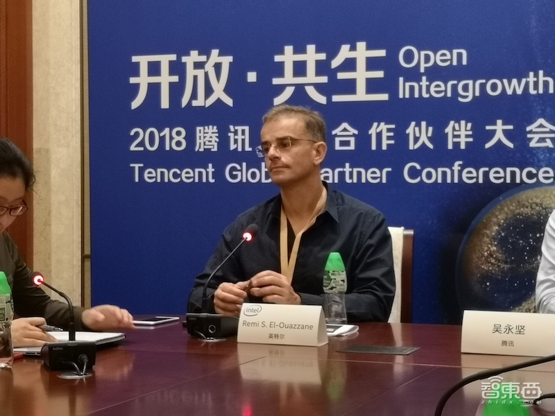 对话 | 连发三款AI硬件背后,是腾讯优图的克制与野心