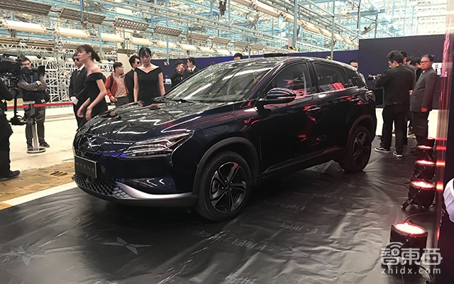 小鹏汽车首款量产车下线 何小鹏:我们仍然进度第一