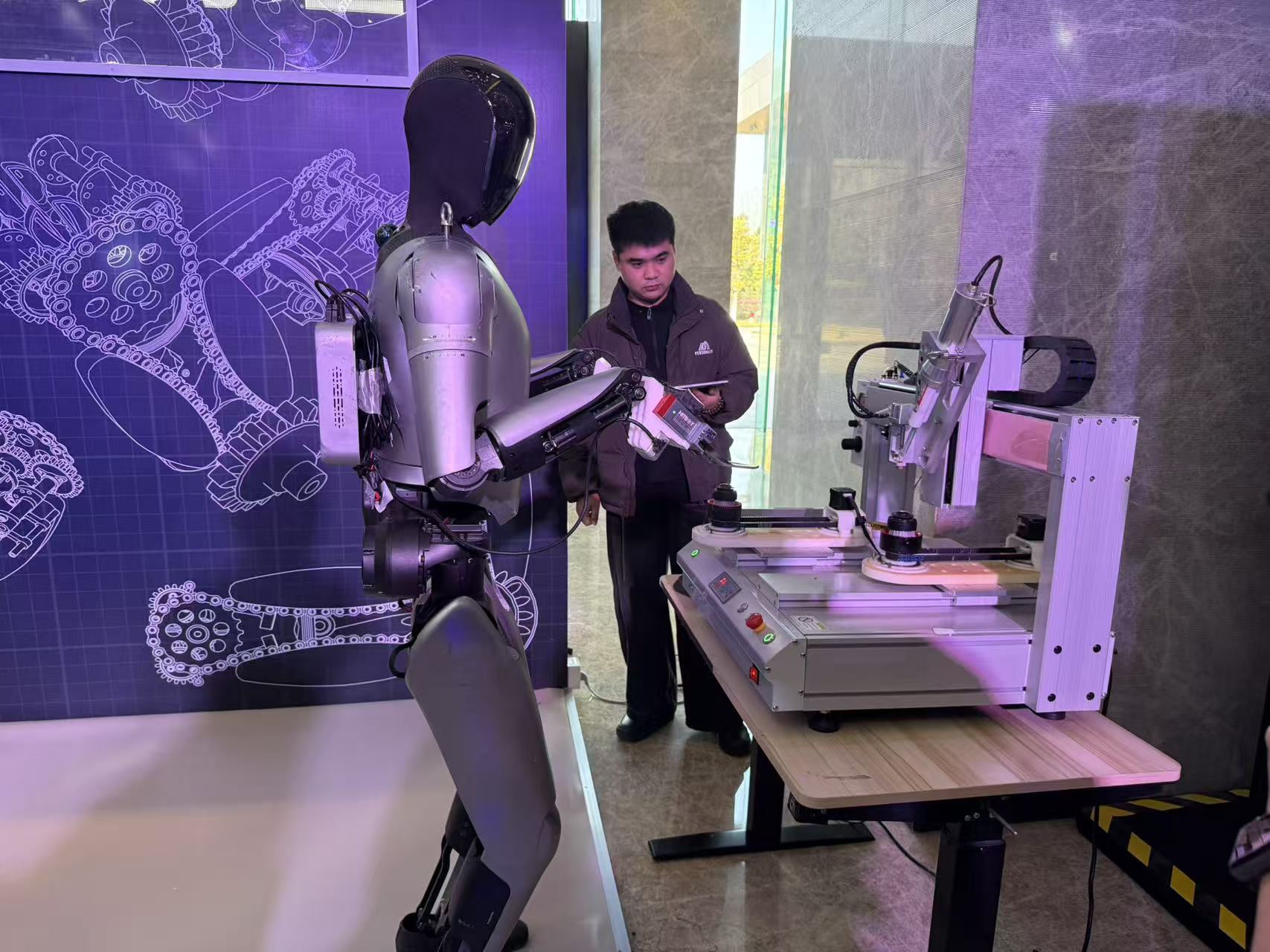 江苏人形机器人要上春晚了！拟推进IPO