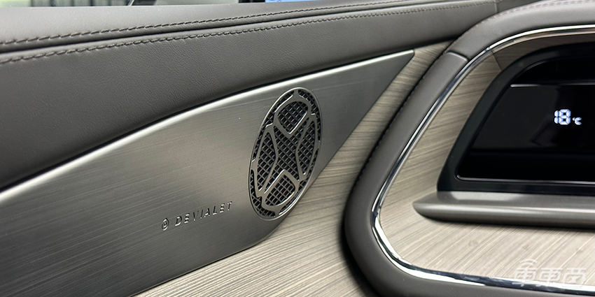 静态体验腾势N7智能座舱:车内两台平板电脑,空调系统有惊喜!