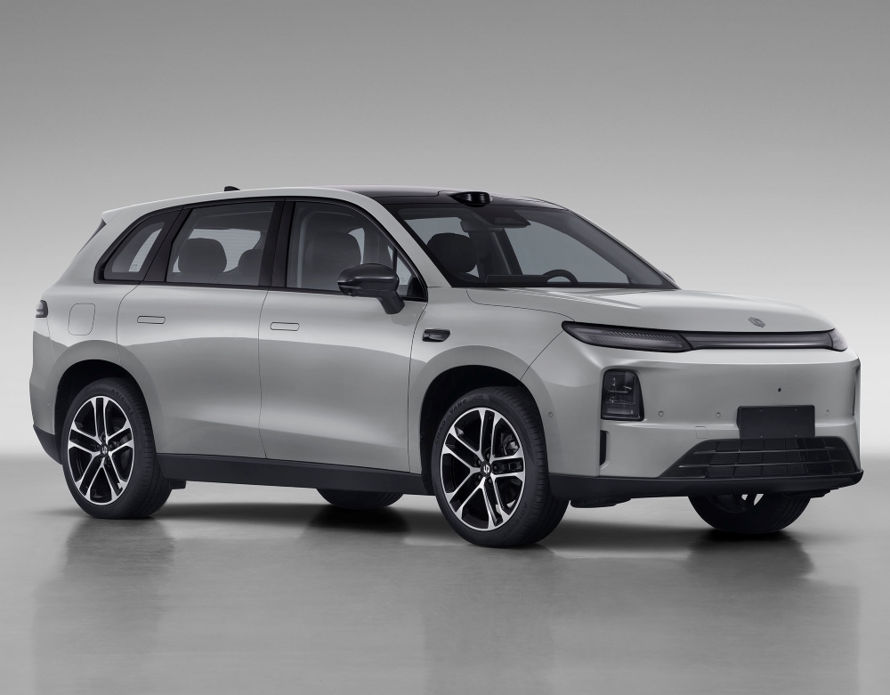 小米最便宜YU7来了!理想车型意外变阵,工信部抢在北京车展前亮新车