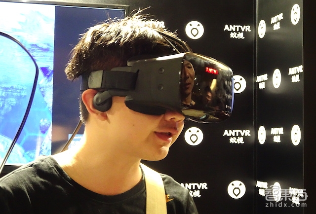 蚁视二代PC版头盔:单目红外全方位识别3499元