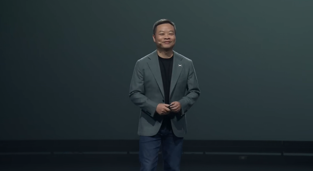 99元小订6分钟破万！全新小鹏P7亮相，何小鹏：希望重回20万以上市场前三