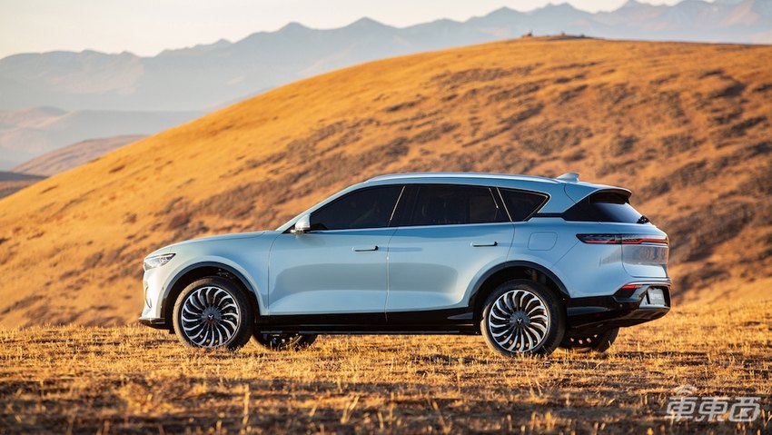 岚图增程SUV预售31.3万起 CEO还提前揭秘了第二款车