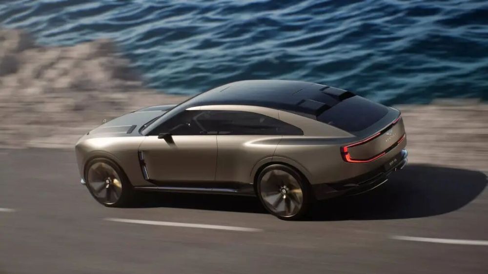 宾利纯电战略大撤退!砍掉四款新车,去年利润暴跌42%